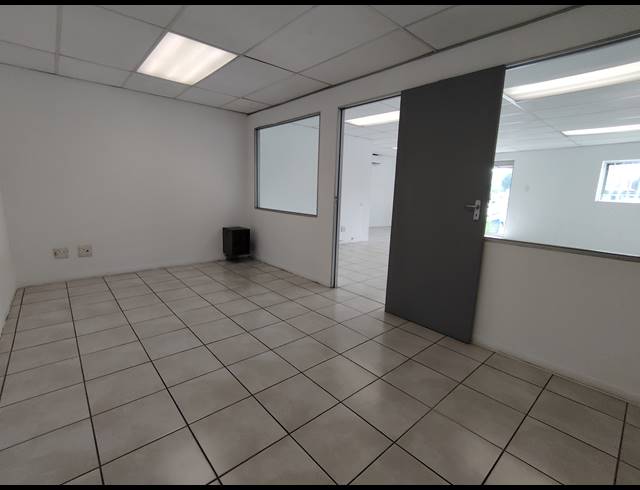 484M² WAREHOUSE TO LET IN DRIEHOEK